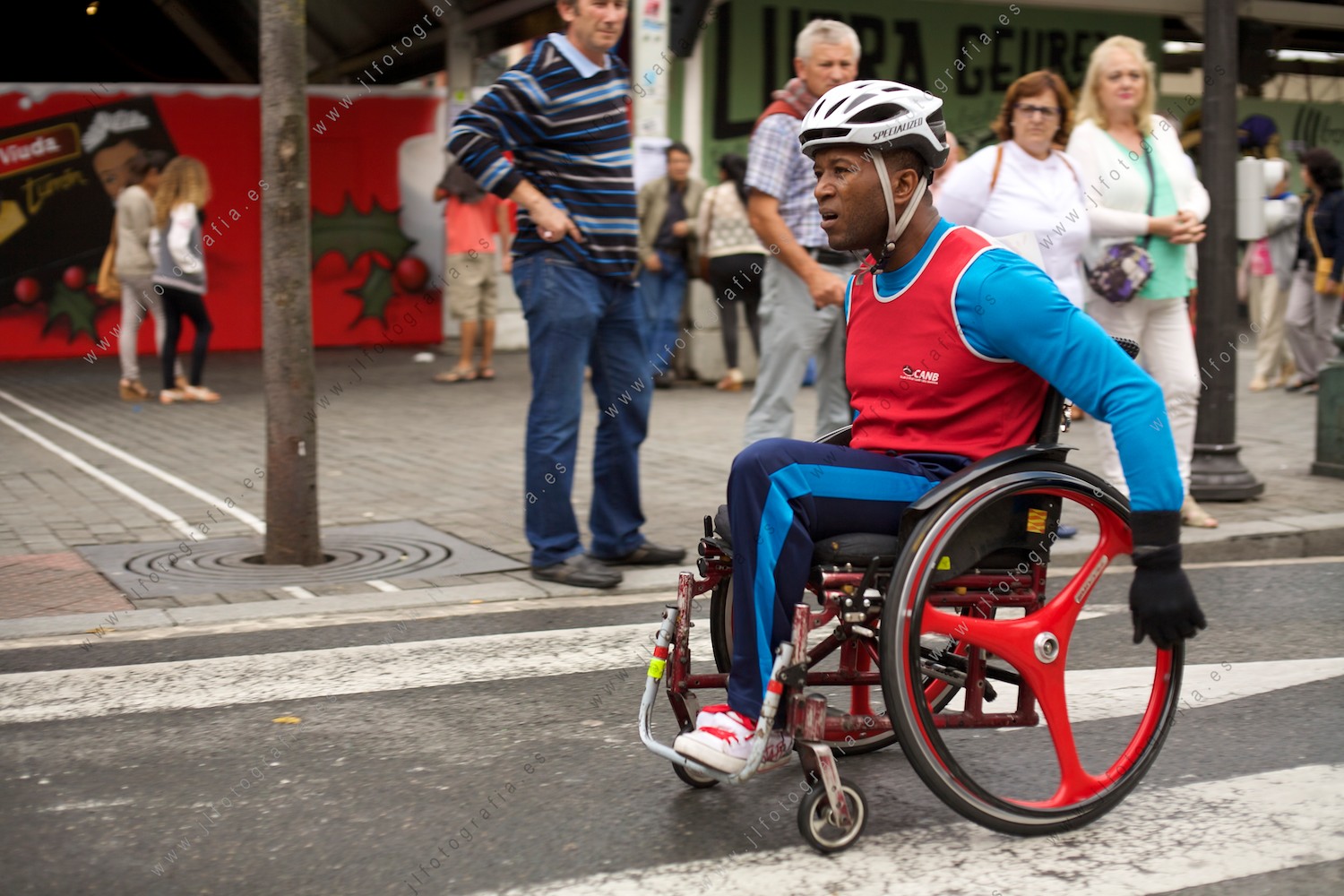 Aste Nagusia de Bilbao, carrera urbana, corredor en silla de ruedas