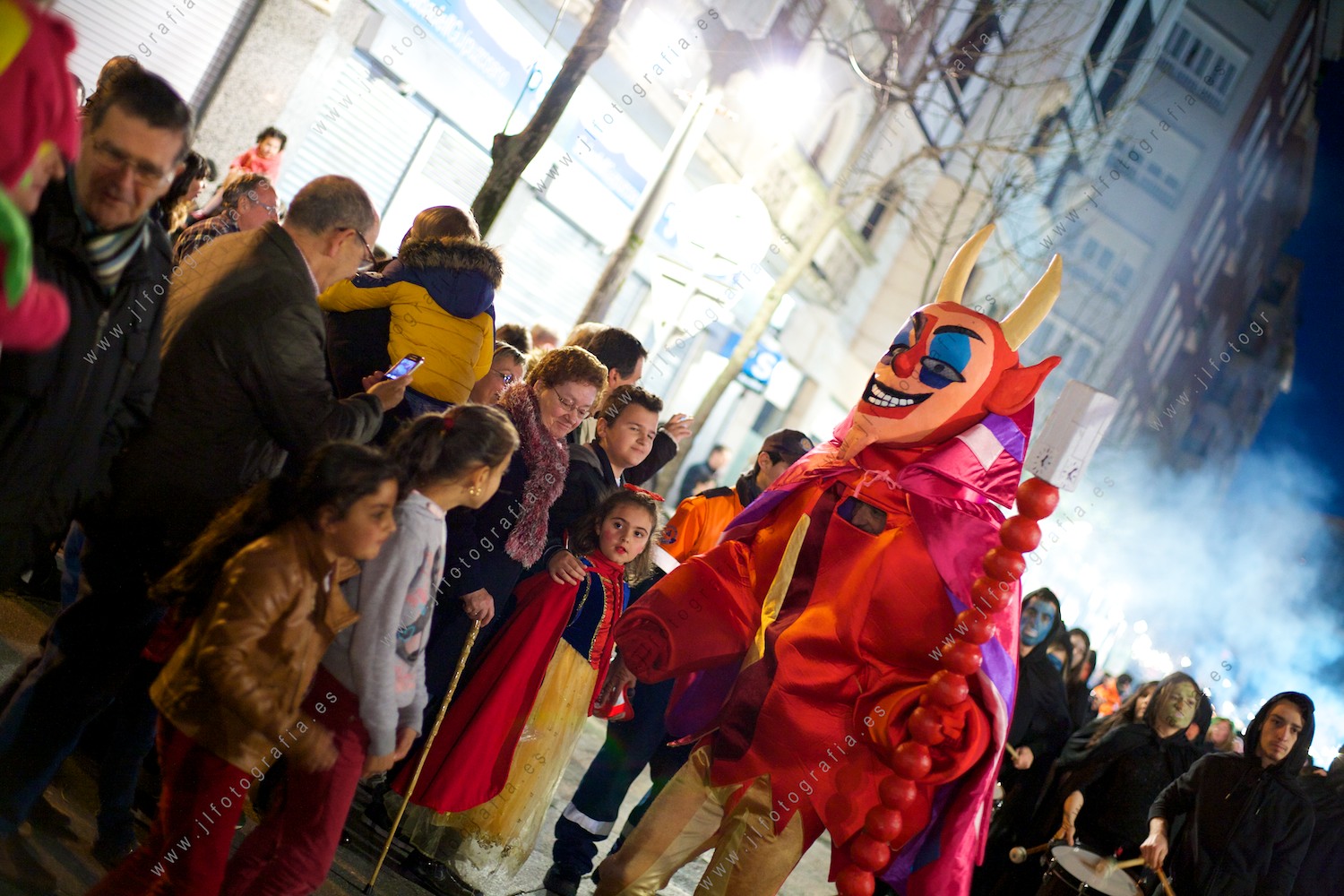 El demonio de los carnavales de Barakaldo en el entierro de la sardina