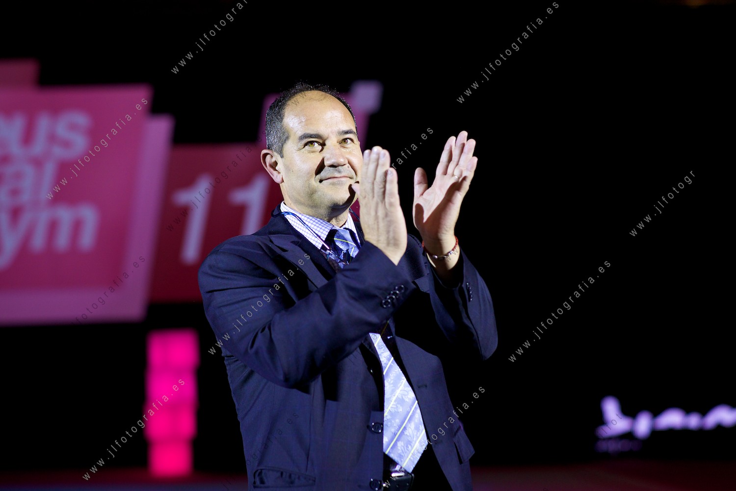 Jose Luis Tejedor, presidente de la federación de gimnasia rítmica, celebrado el éxito de la gala.