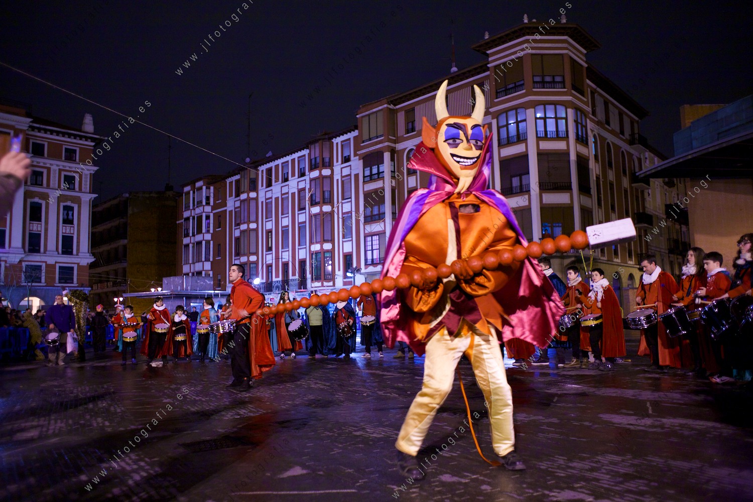Carnaval de Barakaldo, el demonio durante el entierro de la sardina