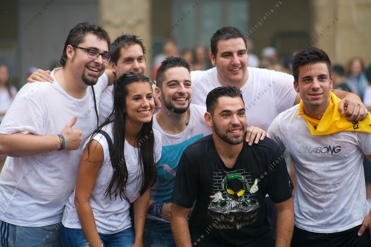 Retrato de grupo de jóvenes en las fiestas de San Roque