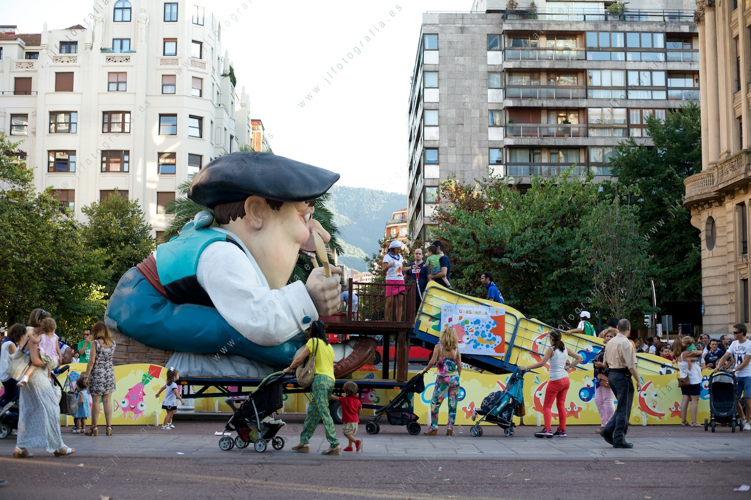 El Gargantua, es el deleite de los más pequeños en las zonas para niños de la aste nagusia de Bilbao