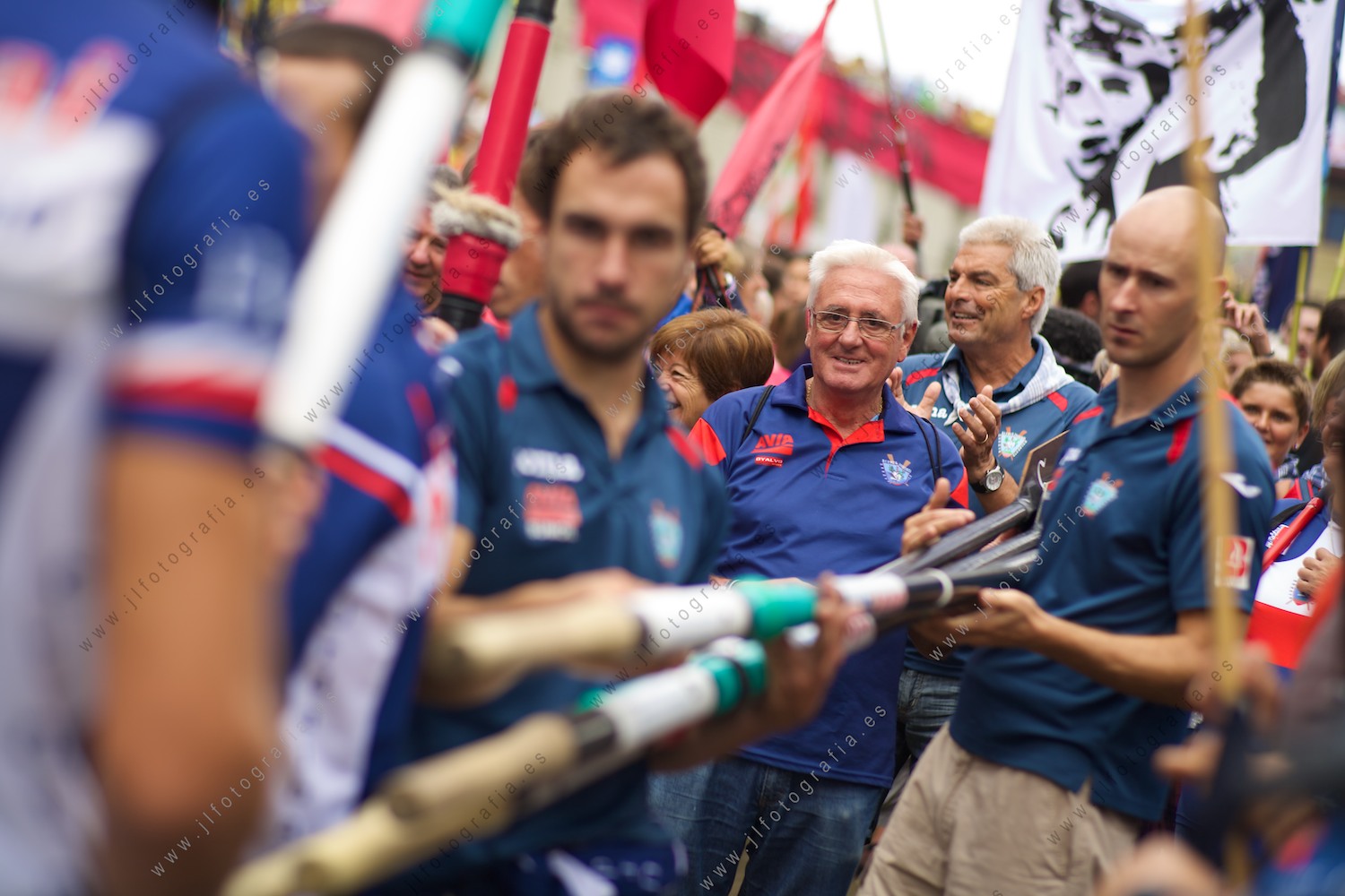 Dirigentes del club de remo Urdaibai de Bermeo, están ilusionados antes de la regata la bandera de la Concha de Donostia 