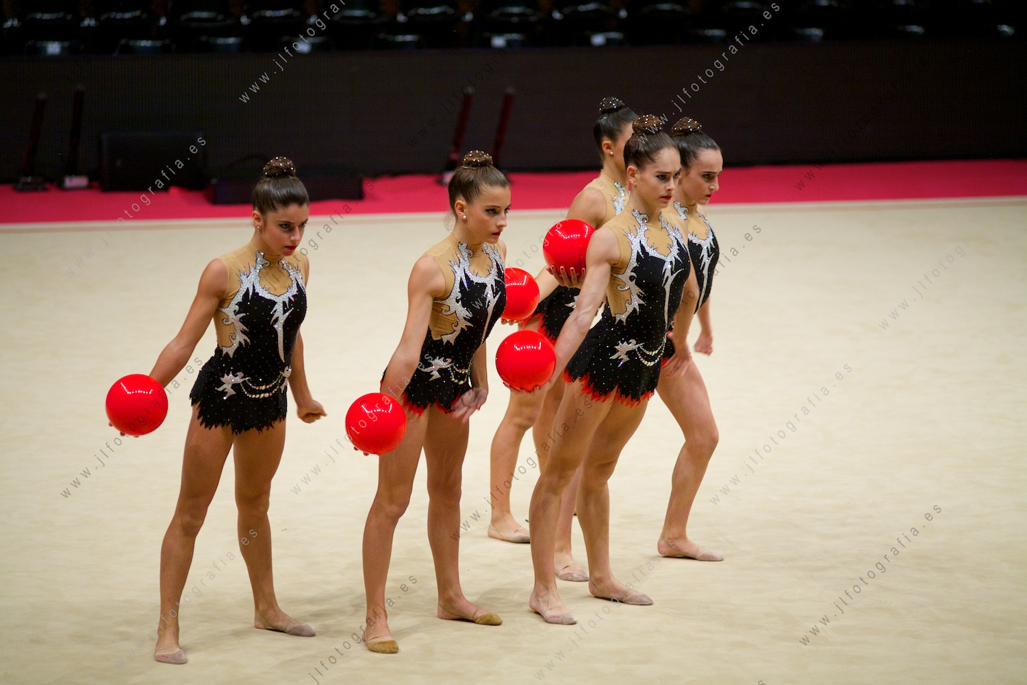 gimnasia por equipos de la gala del Euskalgym 10 de 2015 celebrado en el Fernando Buesa Arena de Vitoria